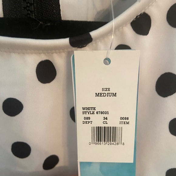 NWT Beach Betty Crop rash guard bikini top with zipper back. Size MED polka dot - Picture 5 of 6